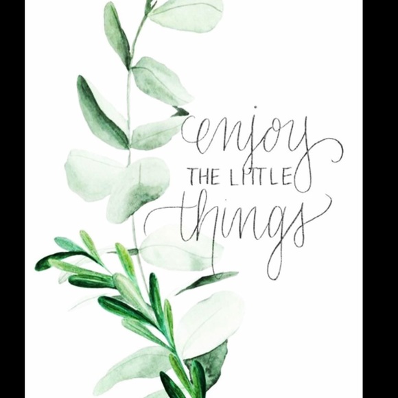 Welcome to Rebecca’s Closet!  💐 - Picture 4 of 7